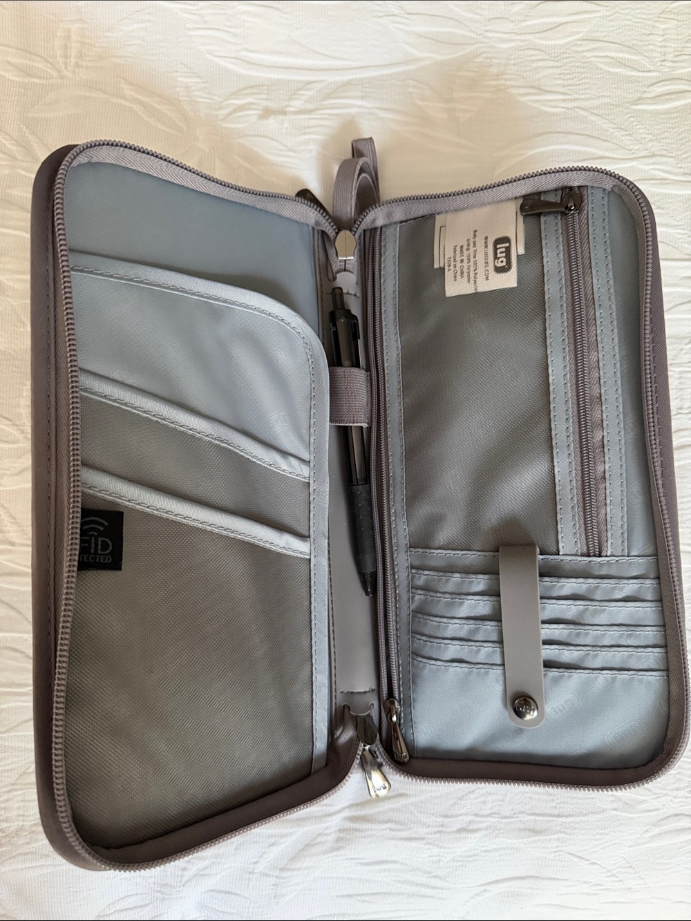 Luglife family size wristlet travel document/passport holder - Picture 4 of 5